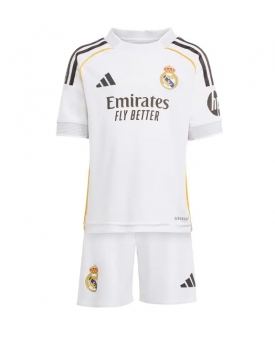 Billige Fotballdrakt Real Madrid Replika Hjemmedraktsett Barn 2025-26 Kortermet (med bukser)